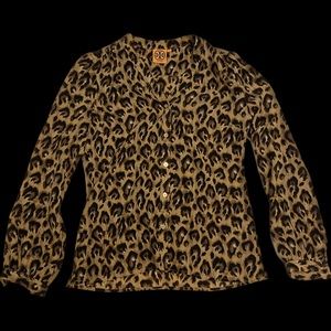 100% Silk Tory Burch Jayden blouse in leopard/cheetah print w gold buttons